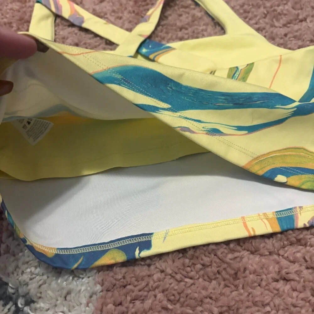 Nike Aurora Women's Cropped Marbled Tank. Size Large. MSRP $60. Athletic Running